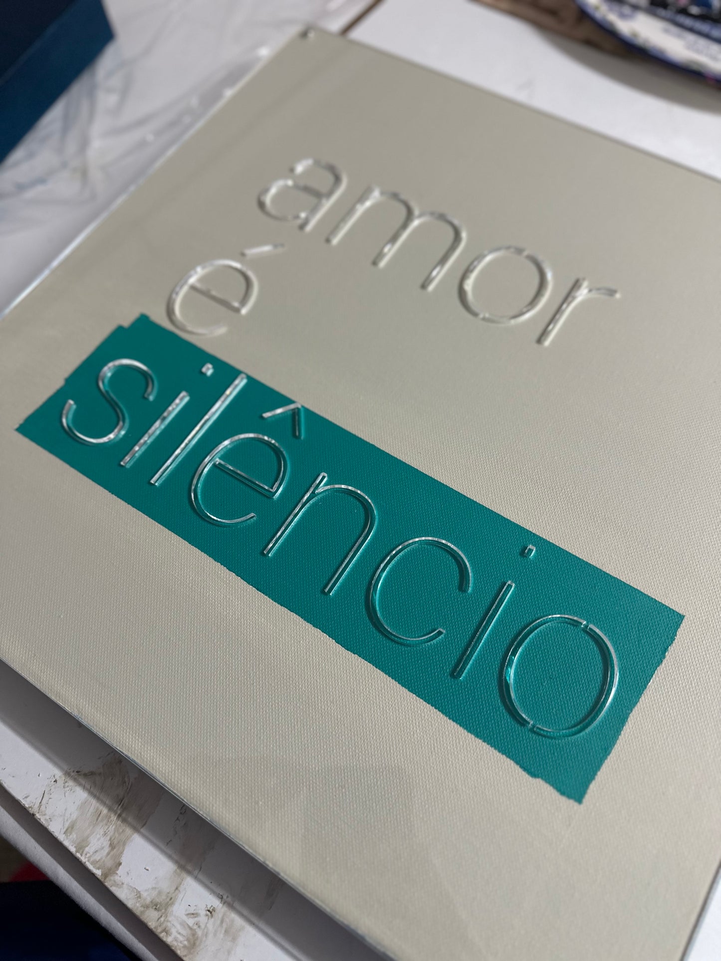 Tela AMOR É SILÊNCIO